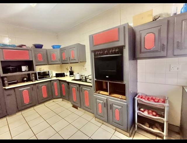 3 BEDROOM HOUSE FOR SALE IN VANDERBIJLPARK CE 3
